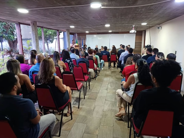 II SOLENIDADE DE JURAMENTO E ENTREGA DE CARTEIRA AOS NOVOS INSCRITOS DA 15ª SUBSEÇÃO OABRJ DE 2025